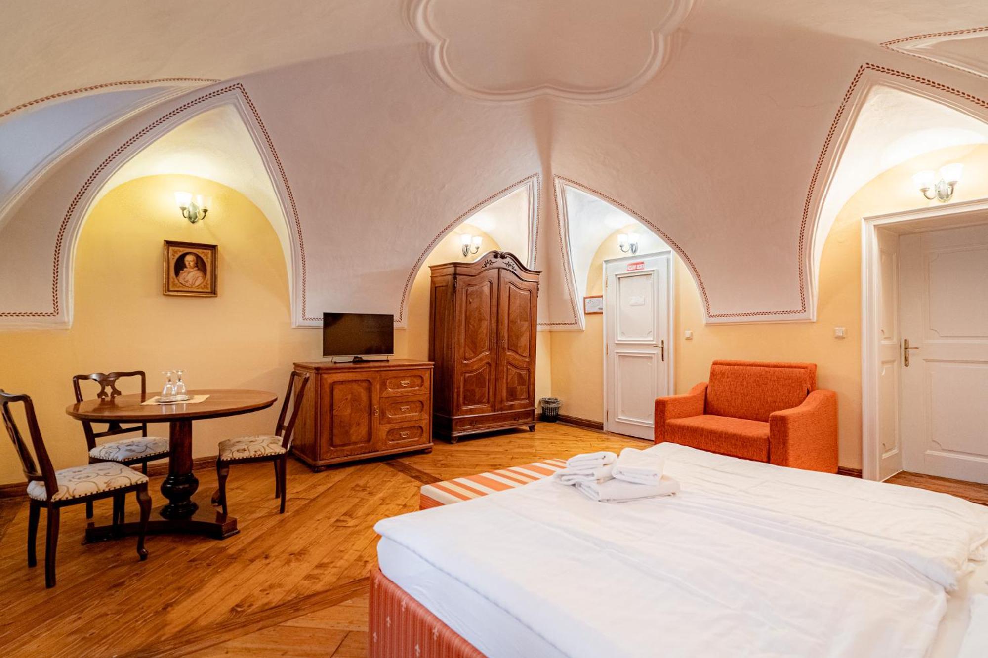 Penzion Cosmopolitan Ii. Banska Stiavnica Room photo