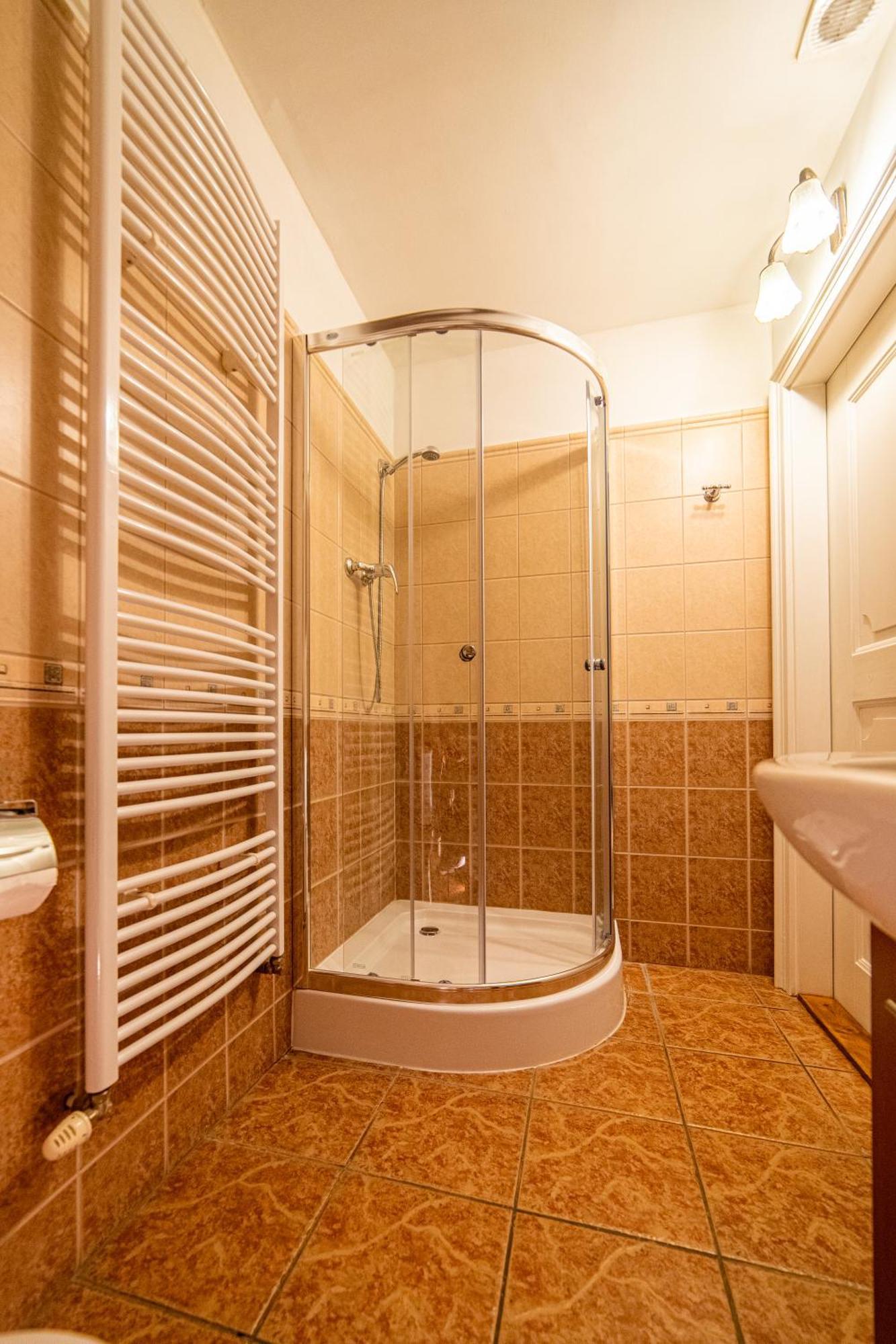 Penzion Cosmopolitan Ii. Banska Stiavnica Room photo
